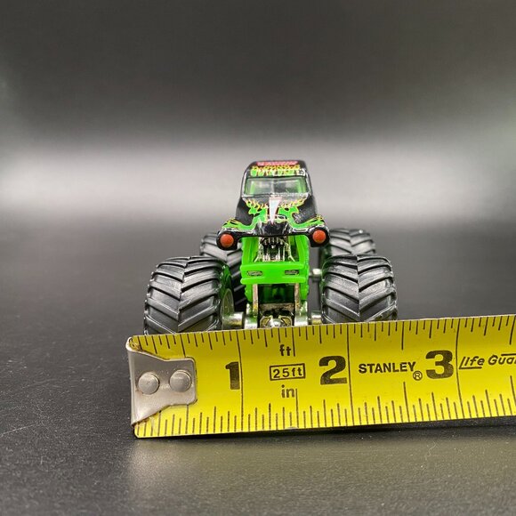 Hot Wheels Monster Jam Grave Digger 1:64 Diecast Monster Truck Black Green - Picture 10 of 13